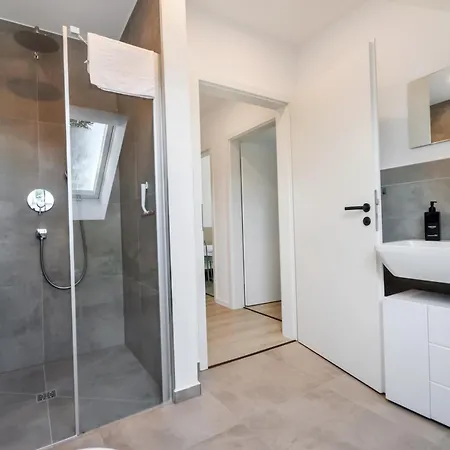 At Weinmeister - Aussergewoehnlich & Gross Bielefeld