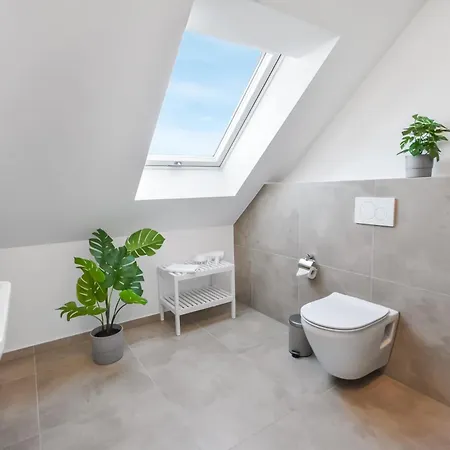 At Weinmeister - Aussergewoehnlich & Gross Apartment Bielefeld