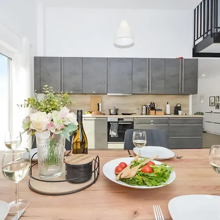 At Weinmeister - Aussergewoehnlich & Gross * Bielefeld